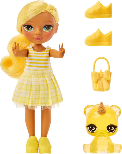 Rainbow High Littles - Daisy Madison - Petite Poupée Mannequin Articulée - Poupée Jaune de 14 cm avec Sac à Main et Ourson Magique - Convient aux Enfants et aux Collectionneurs