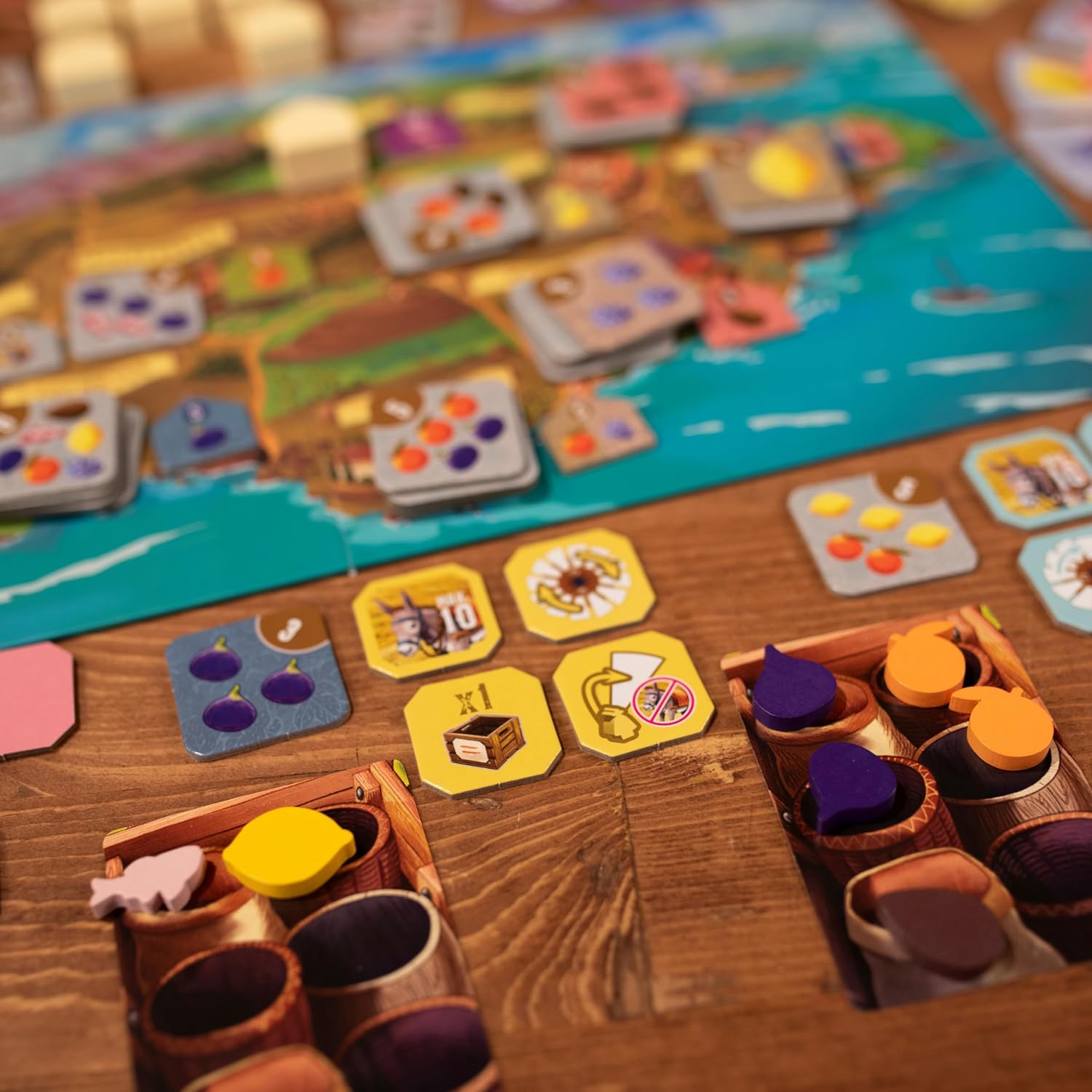 Pandasaurus | Finca | Board Game | Ages 10+ | 2-5 Players | 45 Minutes Playing Time