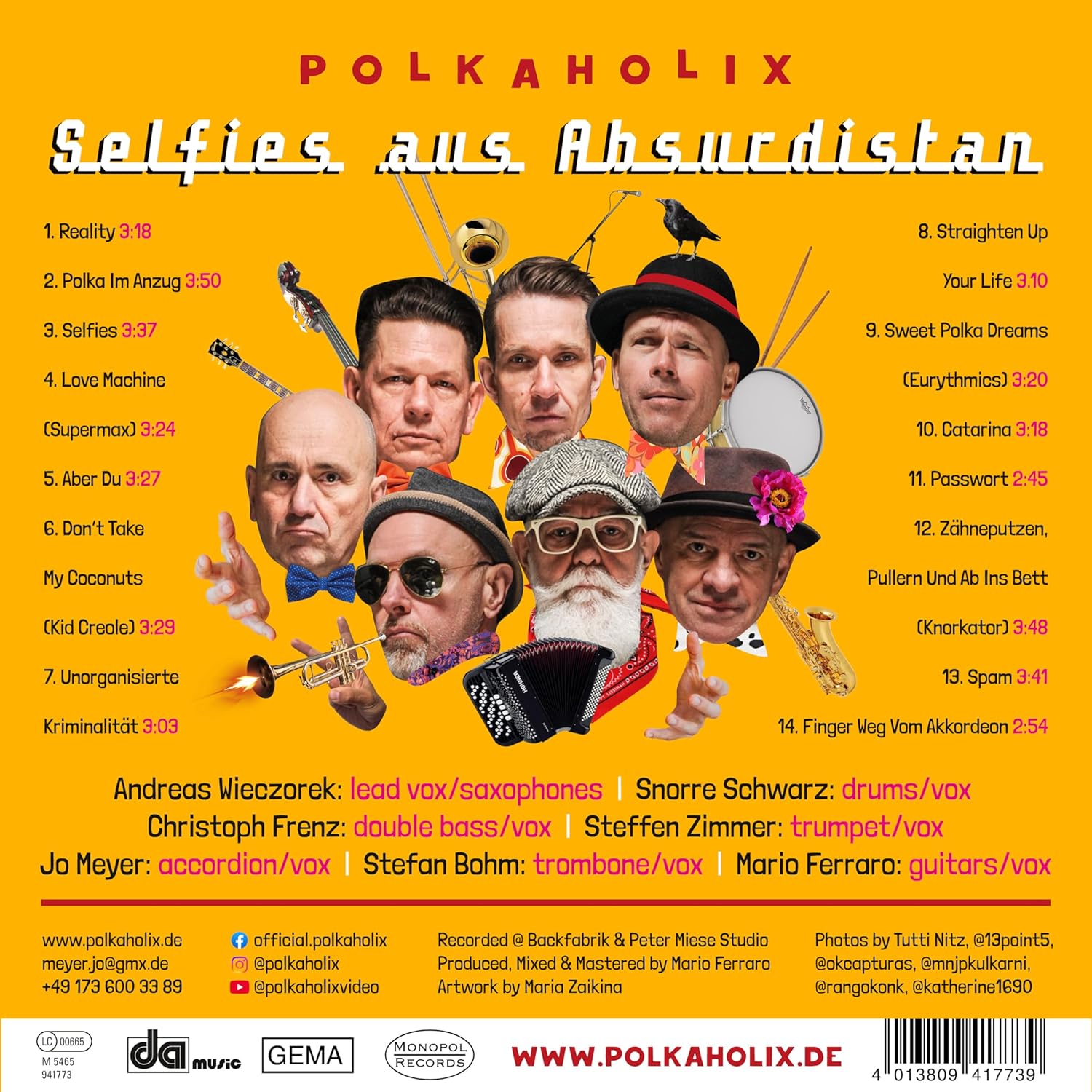 SELFIES AUS ABSURDISTAN