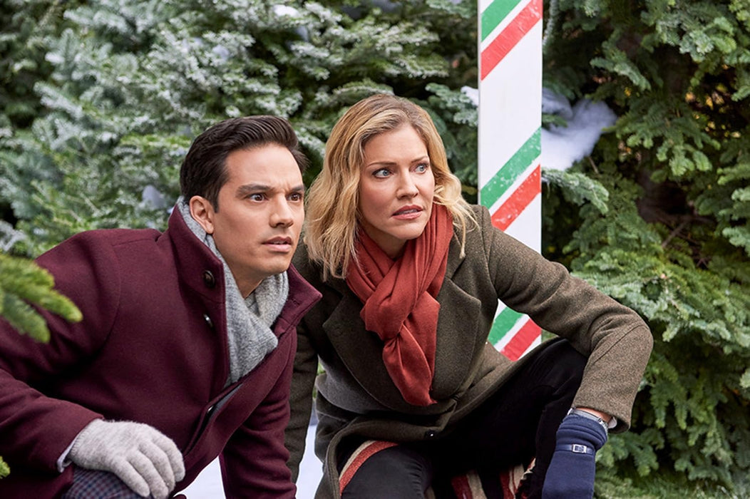 GWCU PVC Art Deco Wall Sticker Destroyer 3D Torn Hole Decal, Waterproof, Self-adhesive, Smooth Surface Recommended, Indoor Use, 50 cm x 70 cm