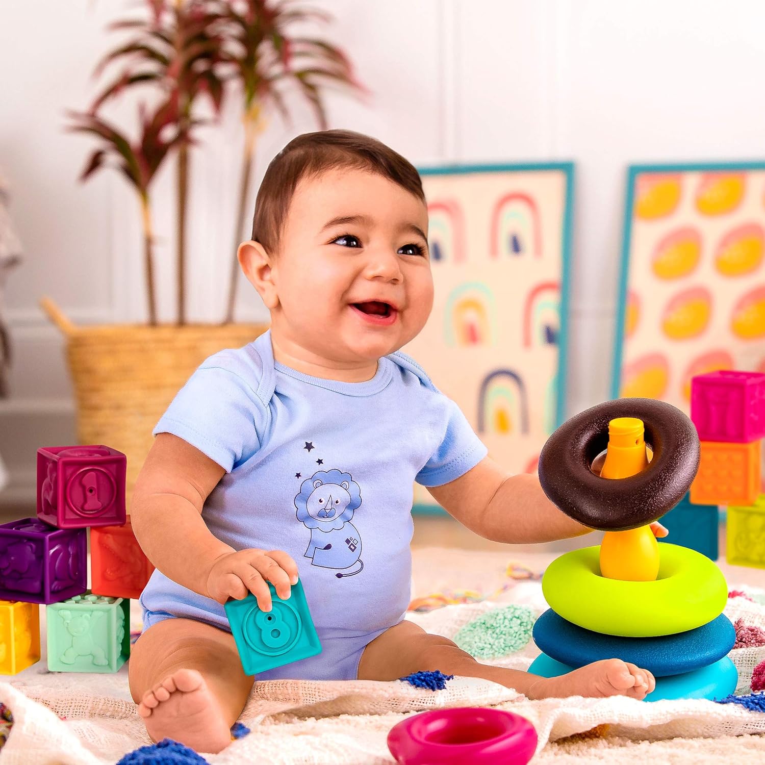 B. Speelgoed voor baby's, stapeltoren en zachte bouwstenen, bouwblokken, motoriekspeelgoed, educatief speelgoed, speeldobbelstenen vanaf 6 maanden (17 delen