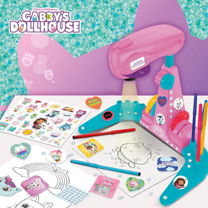 Lisciani - GABBY'S DOLLHOUSE PROJECTOR DRAWING SCHOOL - LED Projector for Learning to Draw - For Children from 4 Years - 4 Picture Disks, Sheets & Pens Included - 32 Images to Trace