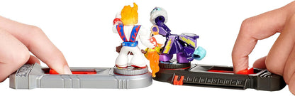 Akedo 14258 EA Ultimate Arcade Warriors Versus Pack THUNDERWIND VS BURNOUT Mini Battling Action Figures Ready, Fight, Split Strike, Multicolor