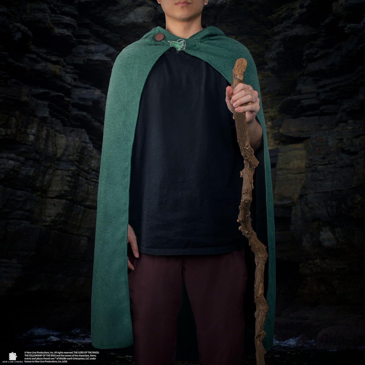 Cinereplicas Lord of the Rings Hobbit Cape and Lorien Leaf Brooch Included, Size M/L, Officially Licensed