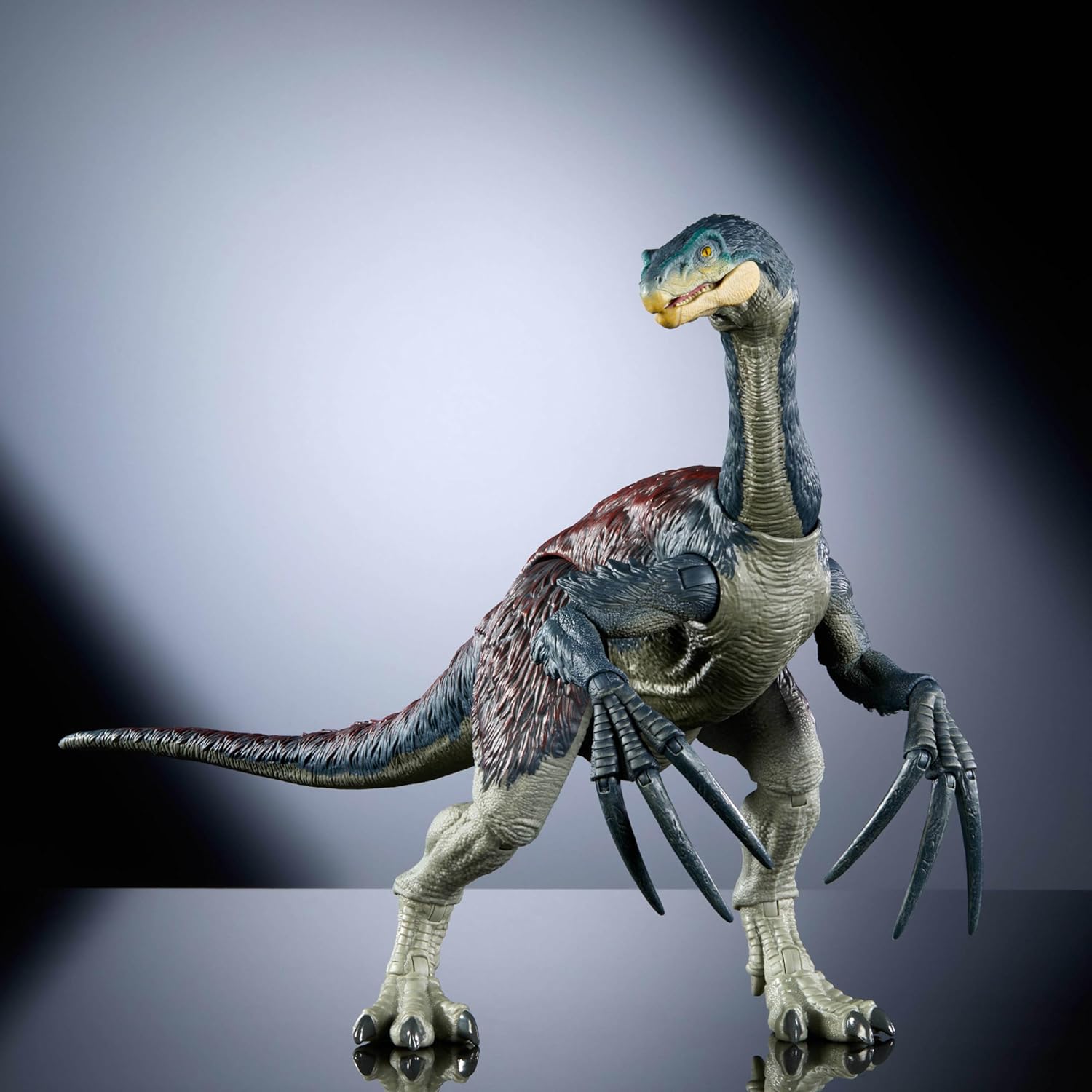 Mattel Jurassic World Hammond Collection Tericinosaurio, Figura de acción de dinosaurio de 43 cm de largo con garras largas, juguete de colección para adultos y fans +8 años, HXP73