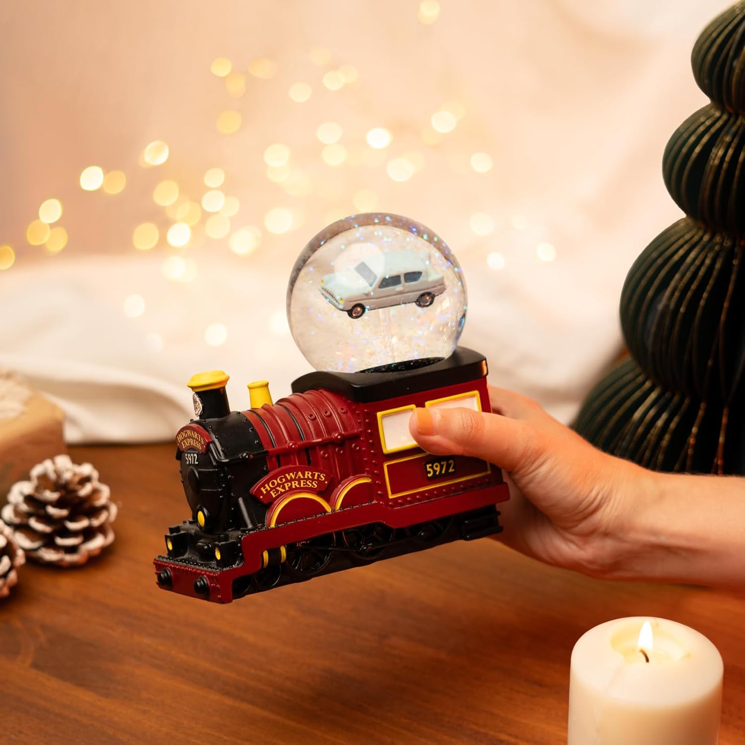Grupo Erik Snow Globe - Harry Potter Gifts | Snow Globes for Adults & for Children | Harry Potter Merchandise, Hogwarts Express Train Gifts under 25 Pounds for Christmas