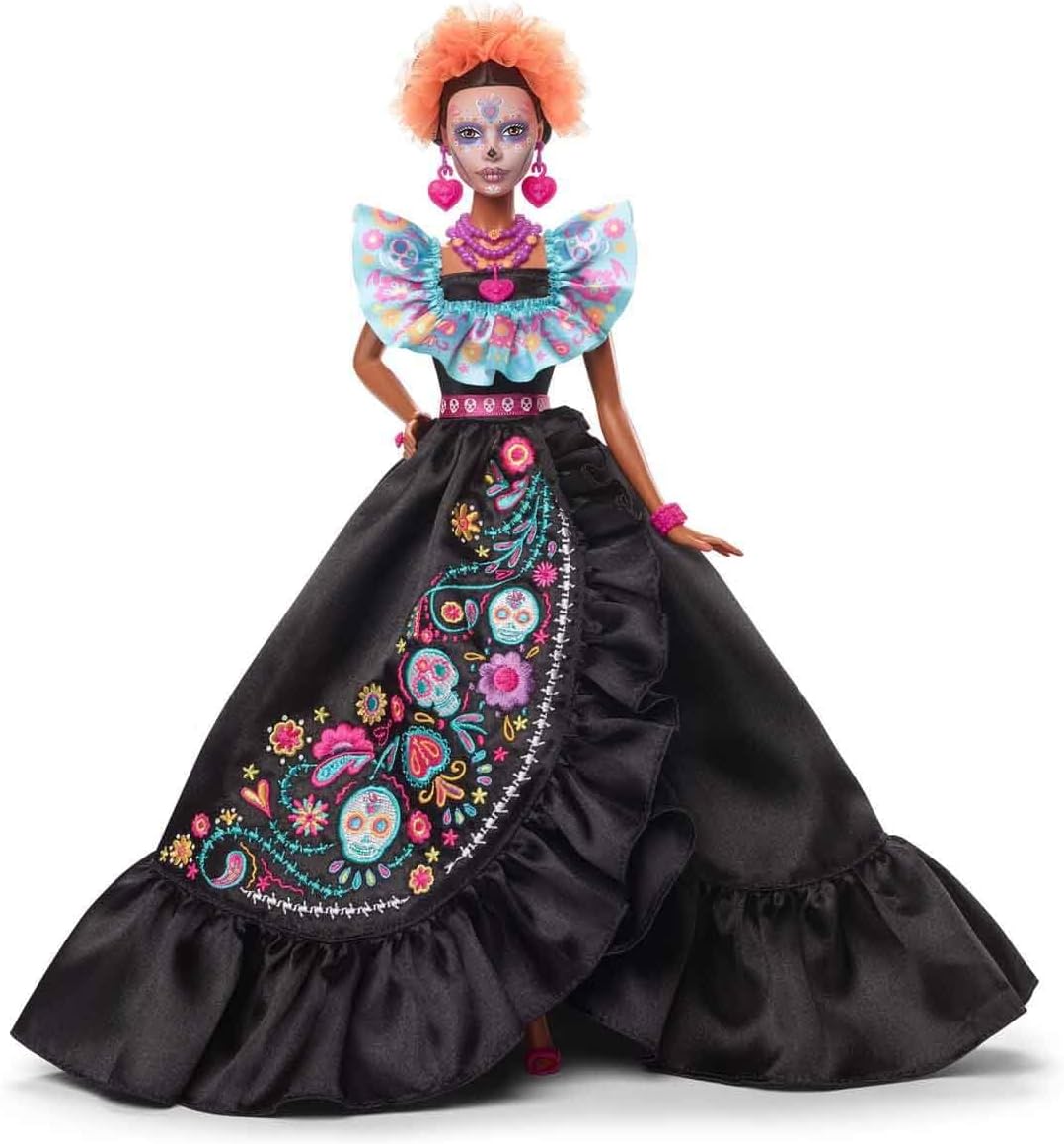 Barbie Signature, 2024 Día De Muertos Verzamelobject in Zwarte Jurk met Blauw Topje met Ruches, Geborduurde Opdruk en Kleurige Accessoires, HRM72