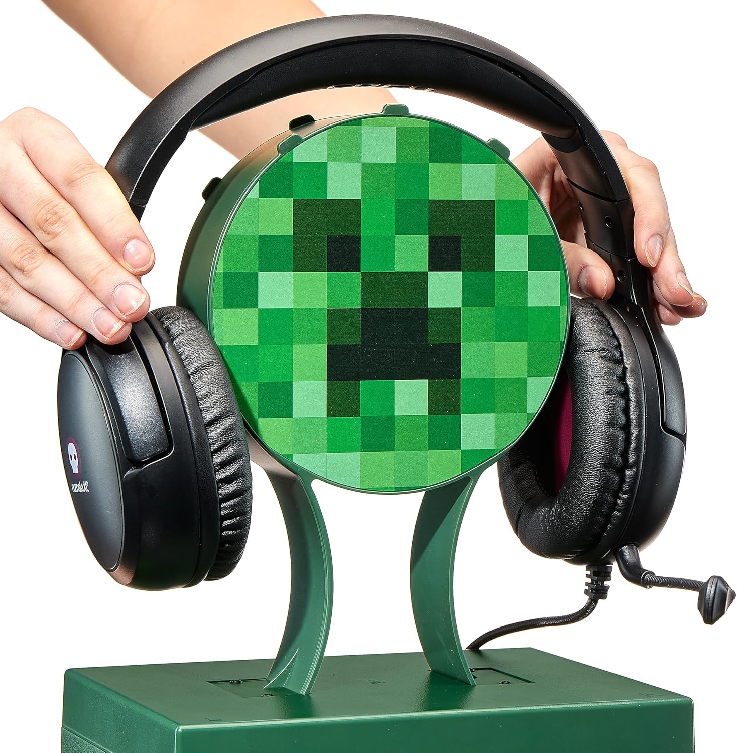 Numskull Casier de rangement gaming officiel Minecraft – Support pour 10 jeux/DVD, 4 manettes, casque et accessoires – Organiseur compact et résistant – Produit officiel