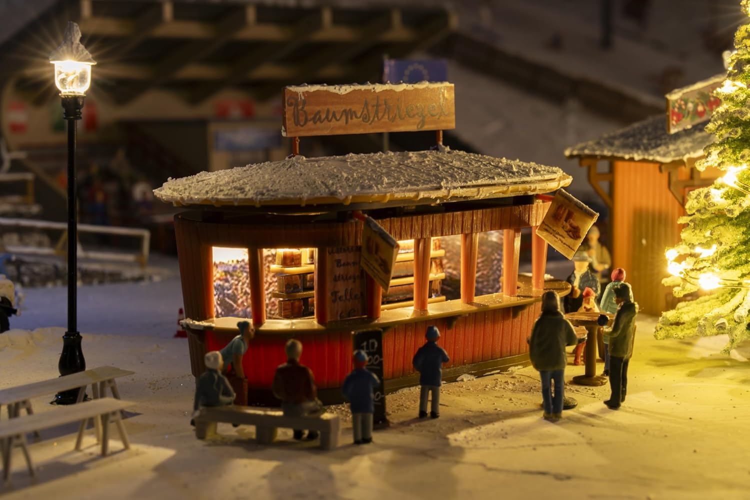 Faller - 1/87 2 Marktkramen Met Verlichte Kerstboom