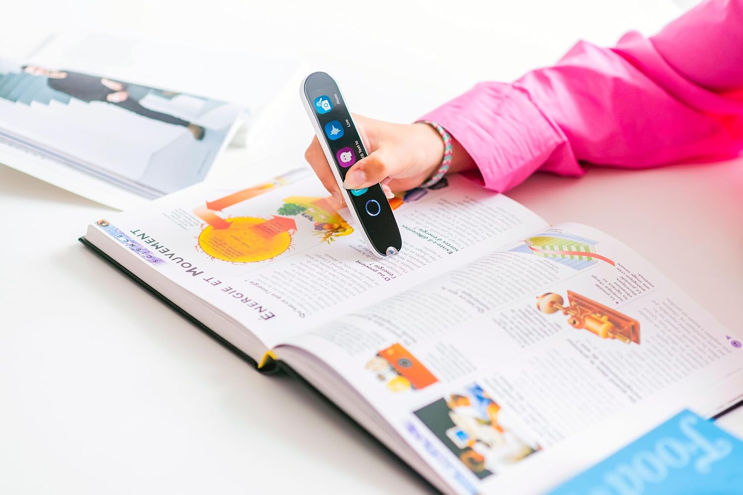 IRISPen Reader 8: Portable Scanner | Scanner Pen | Includes OCR 48 Languages Offline | Document Scanner | Dyslexia Scanner | Voice Synthesis 5 Languages | Digital Highlighter | Photo OCR | No WiFi