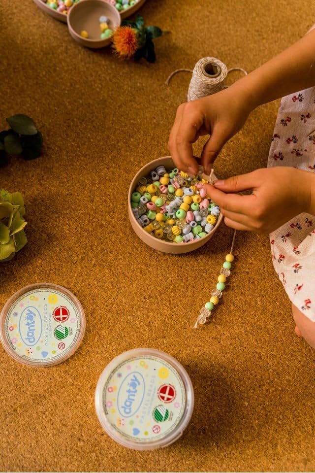 Dantoy 5931 Pastel Beads Forest Colours Large ≈ 520 Pieces