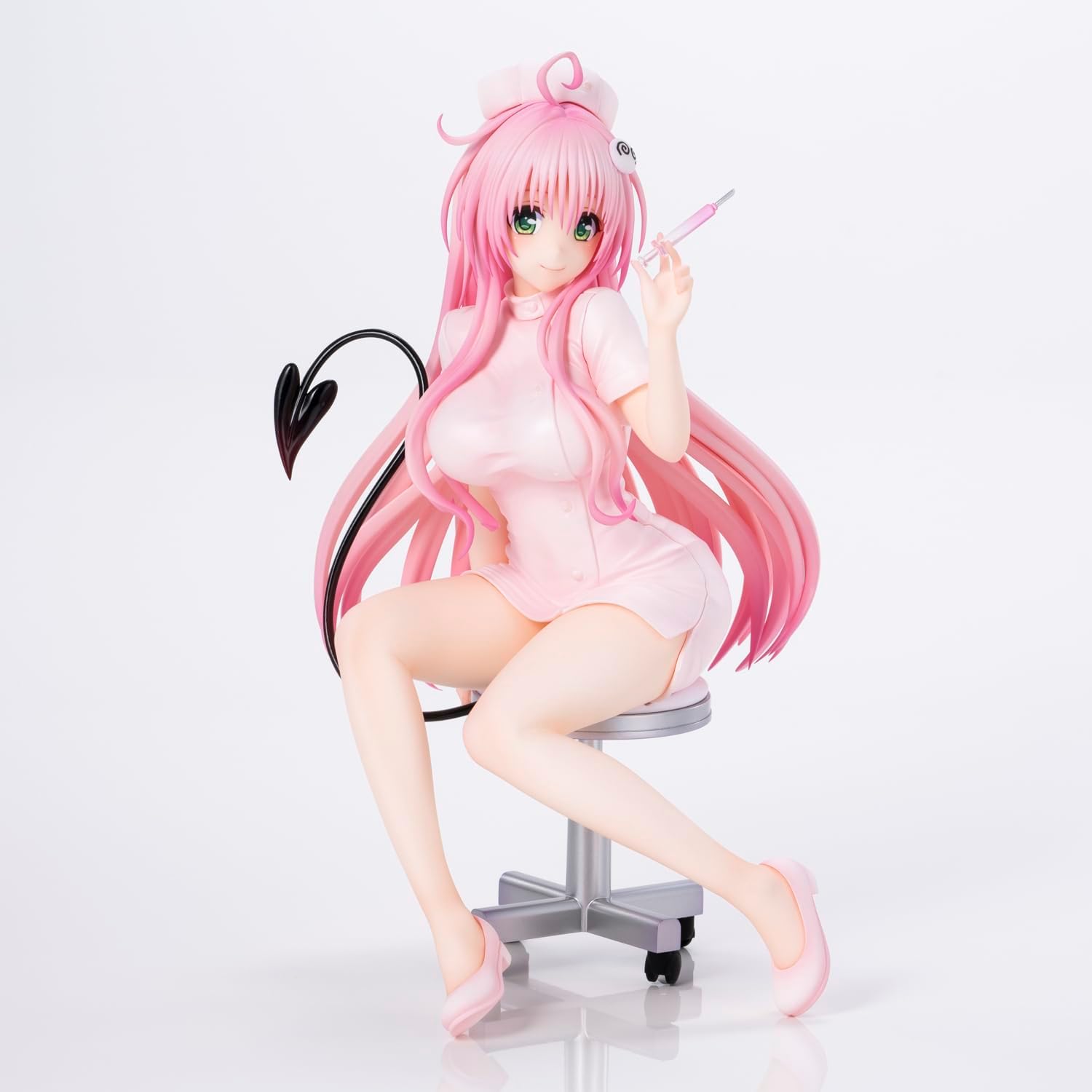 To Love-Ru Darkness statuette PVC Lara Satalin Deviluke Nurse Cos 26 cm