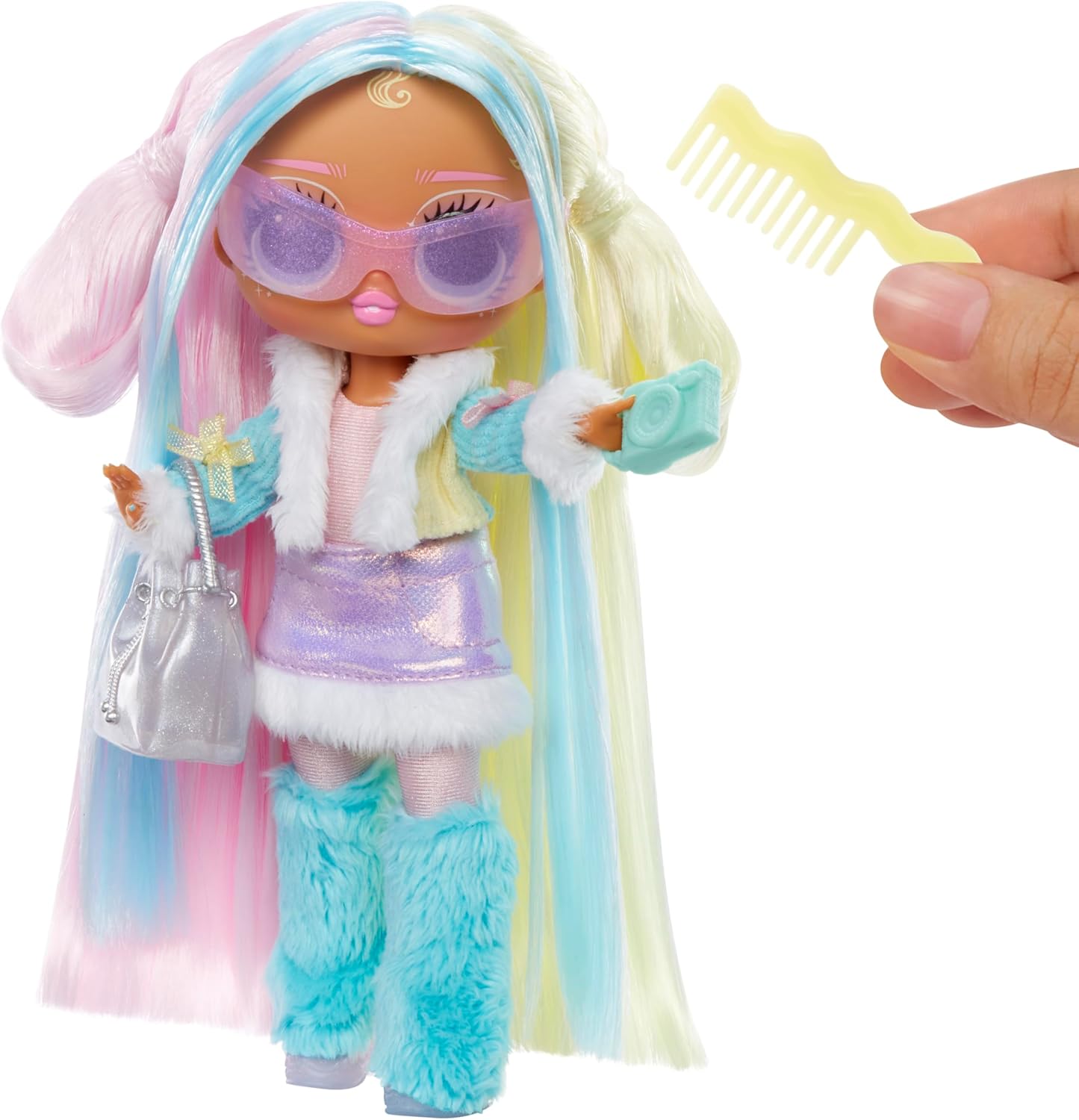 L.O.L. Surprise! Tweens Winter Snow Fashion Doll - Candilicious with Colour-Changing Snowboard and 10+ Frosty Parts and Accessories, Gift for Children from 4 Years