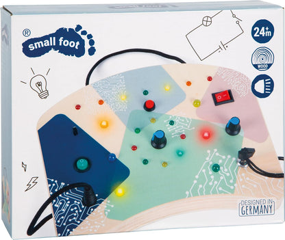small foot Motorikbrett mit 21 LEDs und 8 Schaltern aus Holz, elektronisches Lernspielzeug, Montessori Busy Board Motorikspielzeug für Kinder ab 1 Jahr, 12623, Bunt, S
