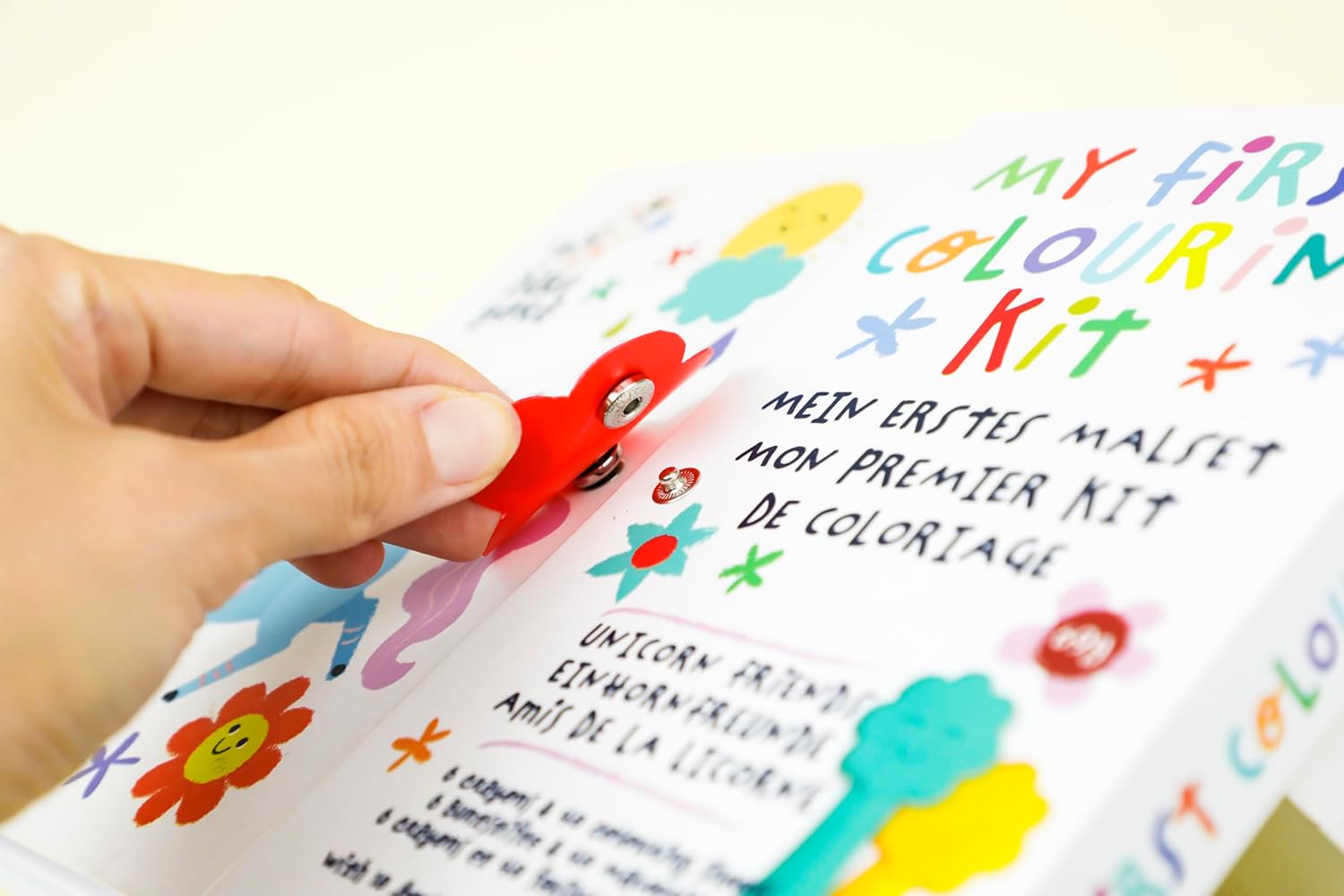Haku Yoka Sea Friends My First Colouring Kit, On The Go Colouring Kit with 6 Smile Beeswax Crayons, FSC Certified