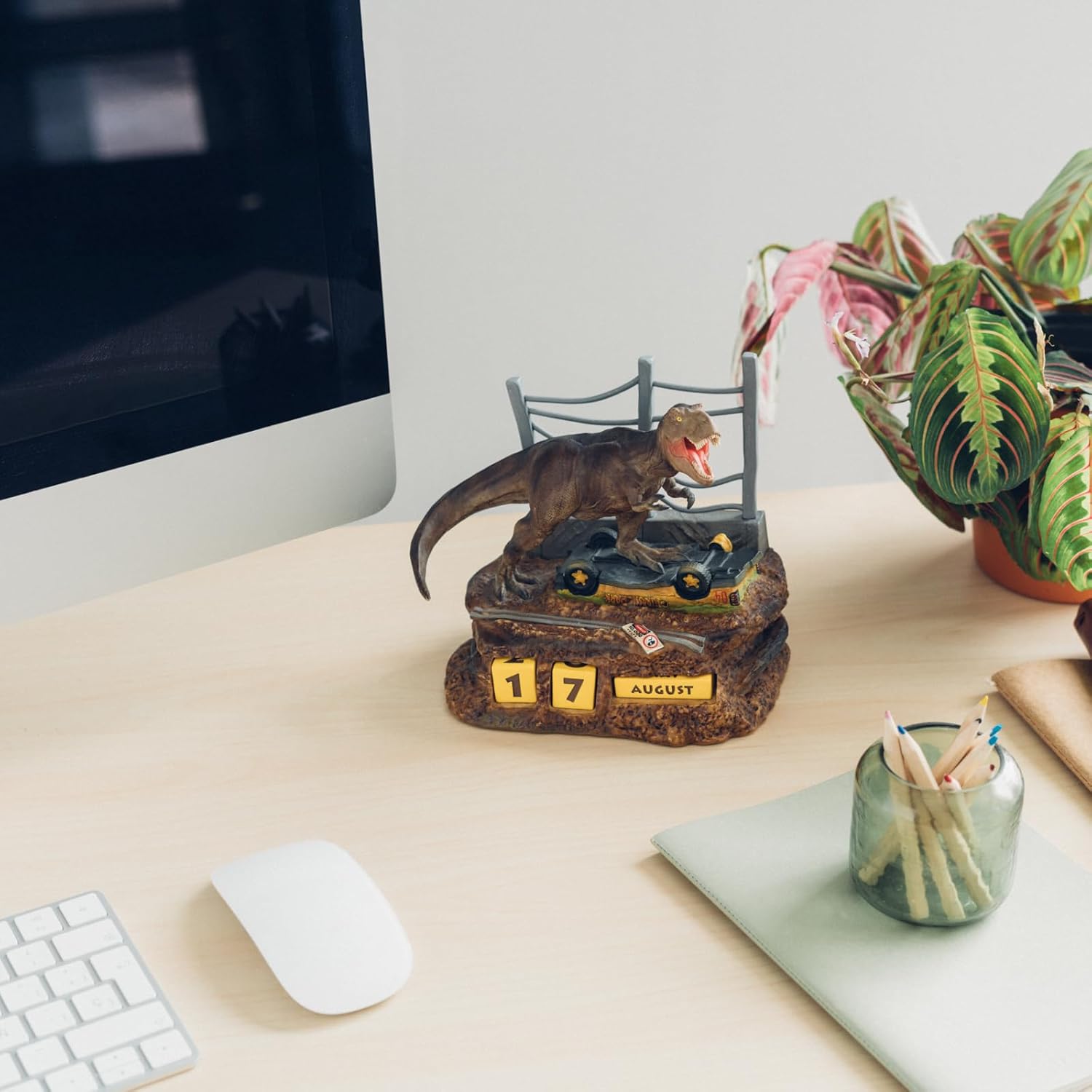 Grupo Erik Jurassic Park Ewiger Kalender - Jurassic Park Figur - 3D Kalender Tischkalender zum Aufstellen - Dauerkalender - Offizieller Jurassic Park Fanartikel Büro Deko