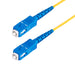 StarTech.com Cable de Fibra Óptica Simplex SC a SC (UPC) OS2 Monomodo de 30m - 9/125µm - 40G/100G - Cable LSZH