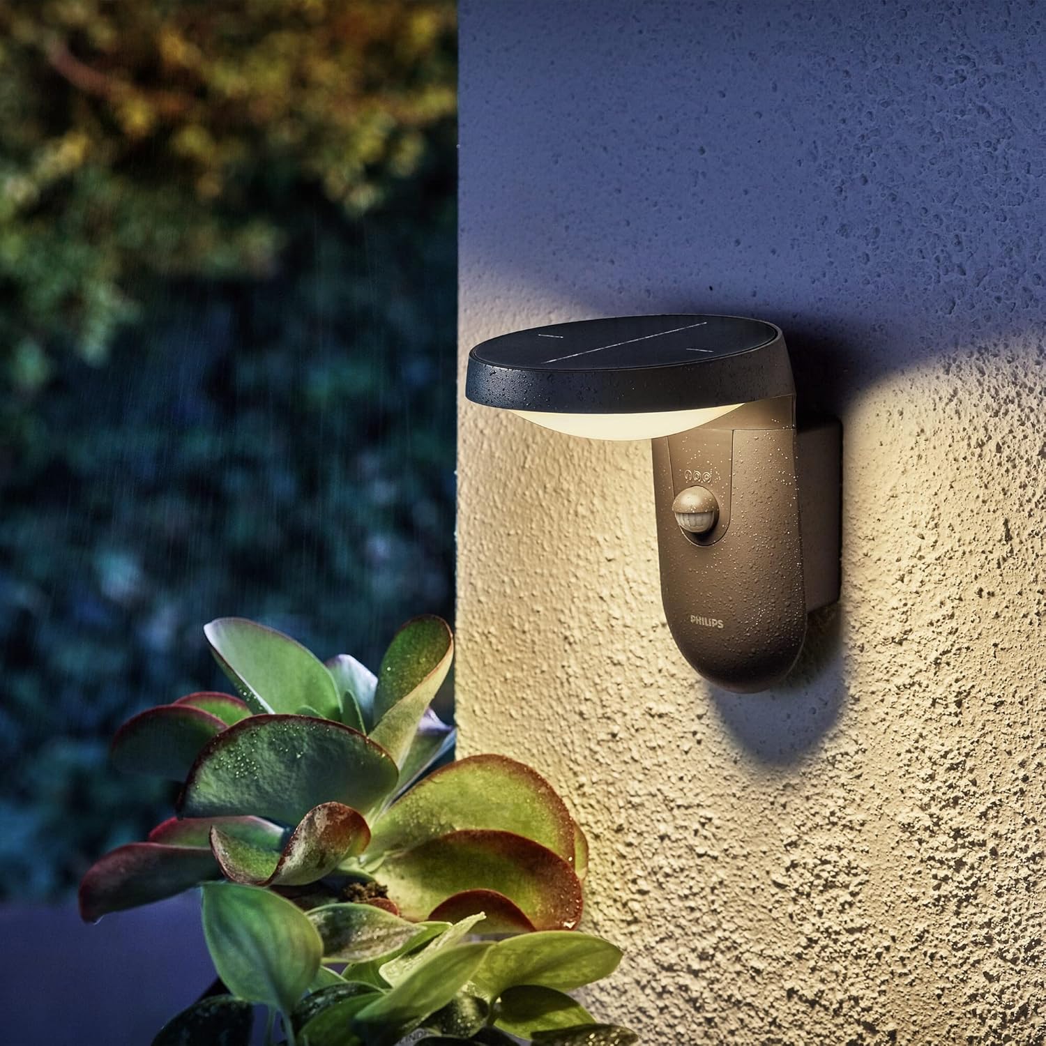 Philips has developed an UltraEfficient solar LED outdoor light that uses new technology to cut carbon emissions reduce material wa