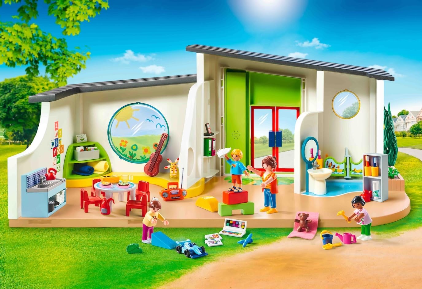 PLAYMOBIL MyLife 71601 Kinderdagverblijf 'De regenboog', grote kleuterschoolset met tal van accessoires en een werkende deurbel, gedetailleerd speelgoed voor kinderen vanaf 4 jaar