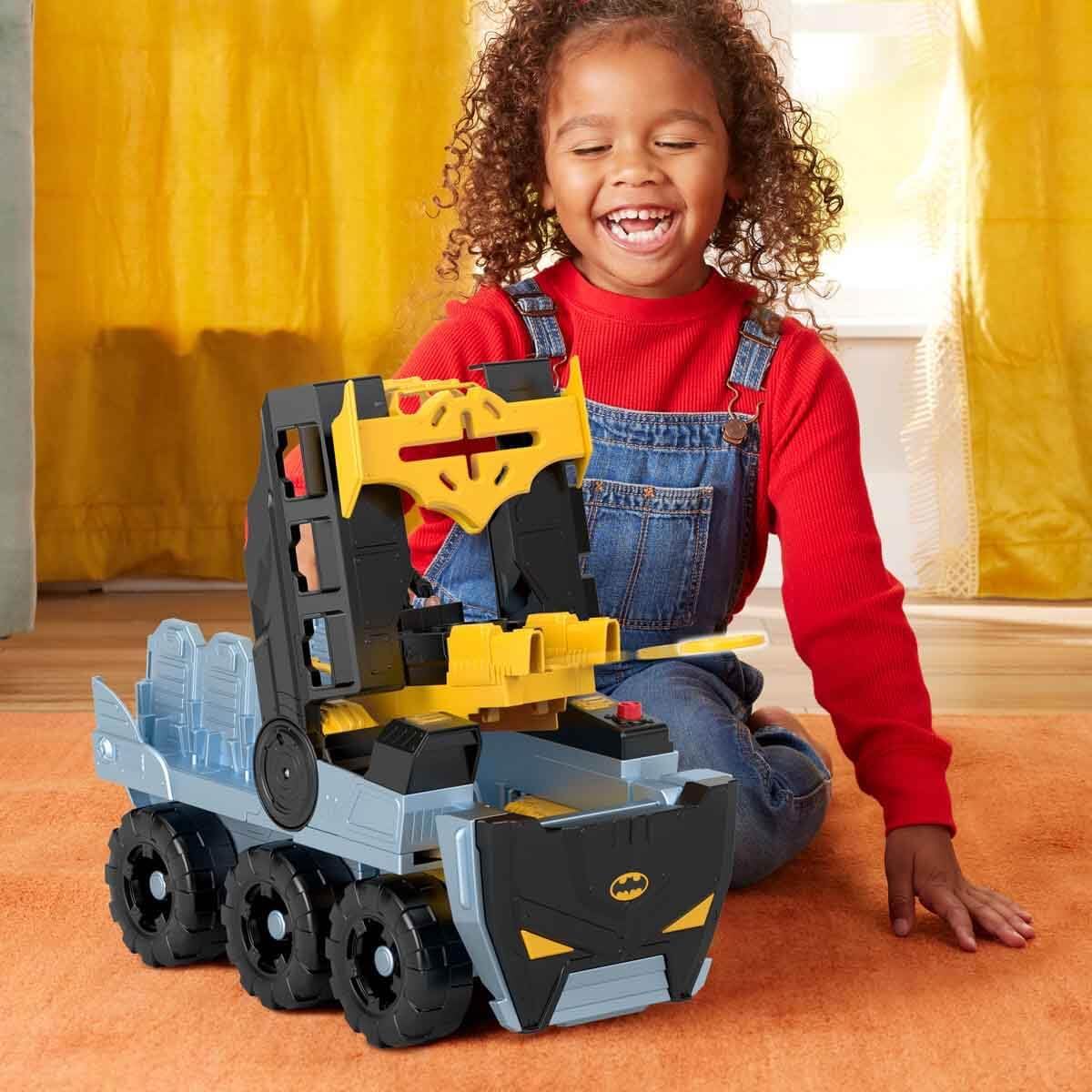 Fisher-Price Imaginext DC Super Friends Batman Toys Transforming Bat-Tank with Lights Sounds Figure & Projectiles for Preschool Kids Ages 3+ Years, HVY04