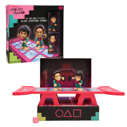 IMC Toys Squid Game Challenge Glass Tile Spiel aus der Netflix-Serie, Herausforderungen zum Spielen und Ausstellen, inklusive Mini-Set und Figuren, Spiel für Erwachsene ab 17 Jahren
