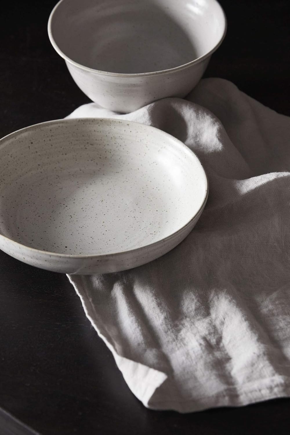 House Doctor Große Schale Pion Weiß | Steingut-Geschirr – Saltteller, Pastateller, Suppenteller | Dänisches Design für Hygge-Lebensgefühl, h: 4 cm, dia: 19 cm, Large, Creme weiß