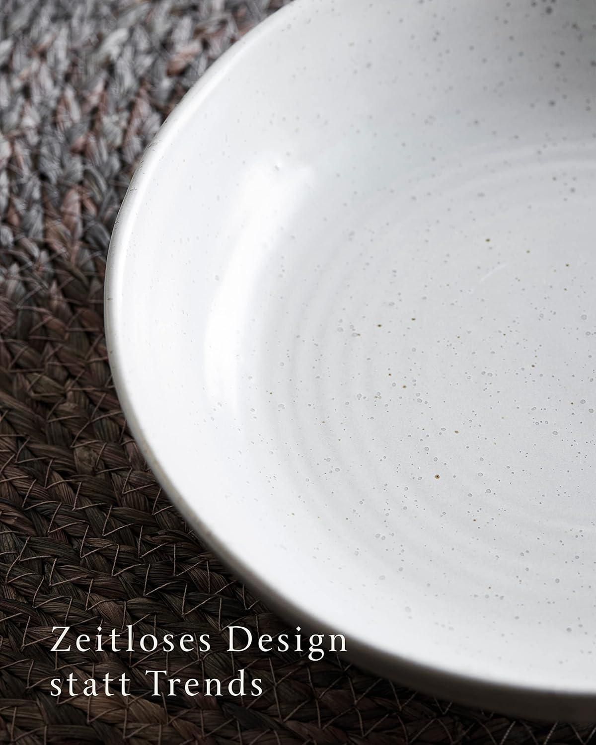 House Doctor Große Schale Pion Weiß | Steingut-Geschirr – Saltteller, Pastateller, Suppenteller | Dänisches Design für Hygge-Lebensgefühl, h: 4 cm, dia: 19 cm, Large, Creme weiß