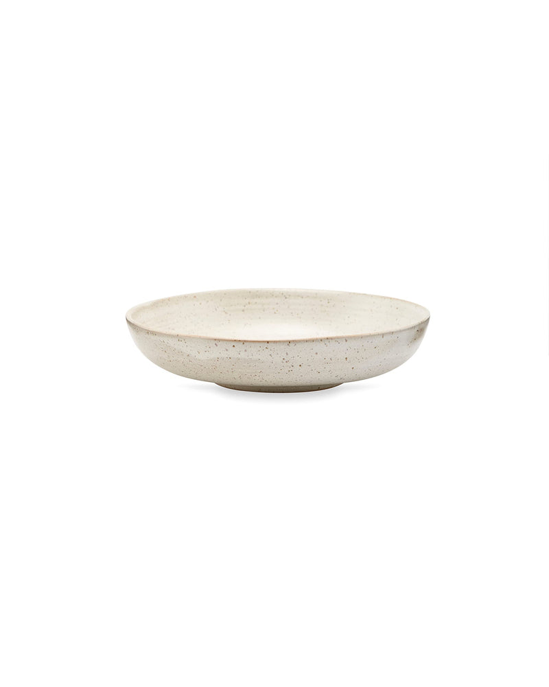 House Doctor Große Schale Pion Weiß | Steingut-Geschirr – Saltteller, Pastateller, Suppenteller | Dänisches Design für Hygge-Lebensgefühl, h: 4 cm, dia: 19 cm, Large, Creme weiß