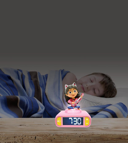 LEXIBOOK, Gabby’s Dollhouse, Gabby Nightlight Alarm Clock, Sounds and Melodies, Backlit LCD Screen, Illuminated, Snooze, Pink, RL800GDH