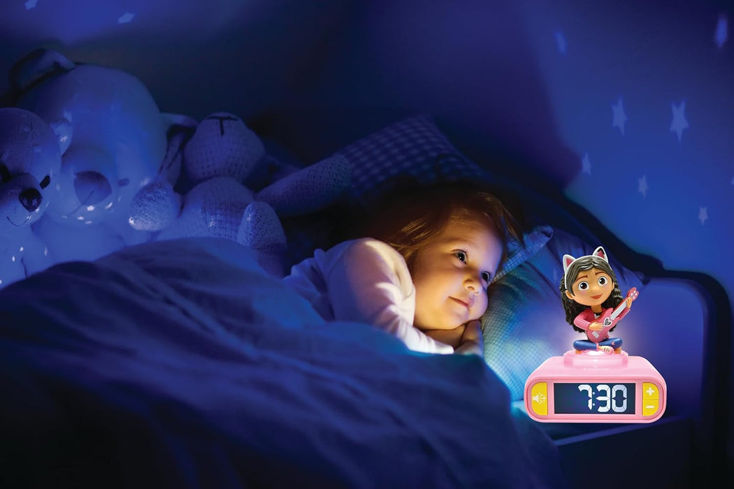 LEXIBOOK, Gabby’s Dollhouse, Gabby Nightlight Alarm Clock, Sounds and Melodies, Backlit LCD Screen, Illuminated, Snooze, Pink, RL800GDH