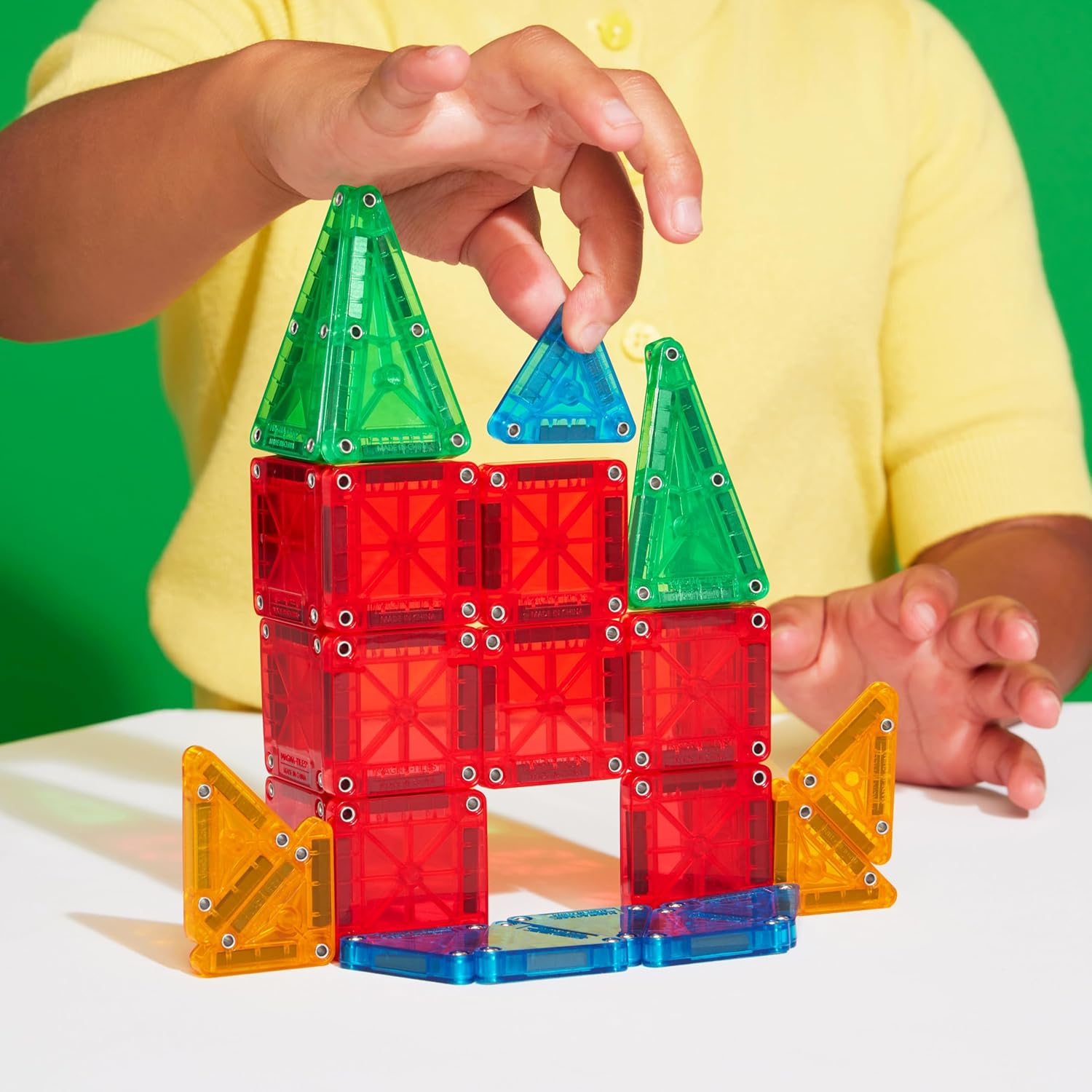 Magna-Tiles microMAGS 26-teiliges Reise-Magnetbauset - Kräftige Farben, die Original Magnetbaumarke