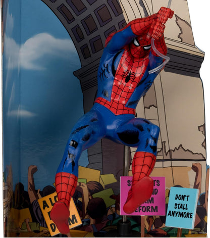 McFarlane Marvel Spider-Man 1:10th Scale Collectible with Scene Gold Label (The Amazing Spider-Man #68) Toys