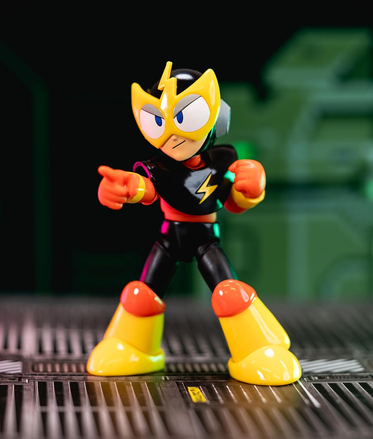 Jada Toys Mega Man 10.2 cm Elec Man - Actionfigur im Maßstab 1:12, Wave 2 - über 15 Gelenkpunkte, alternative Hände & Kopf, Blitzbolt-Zubehör
