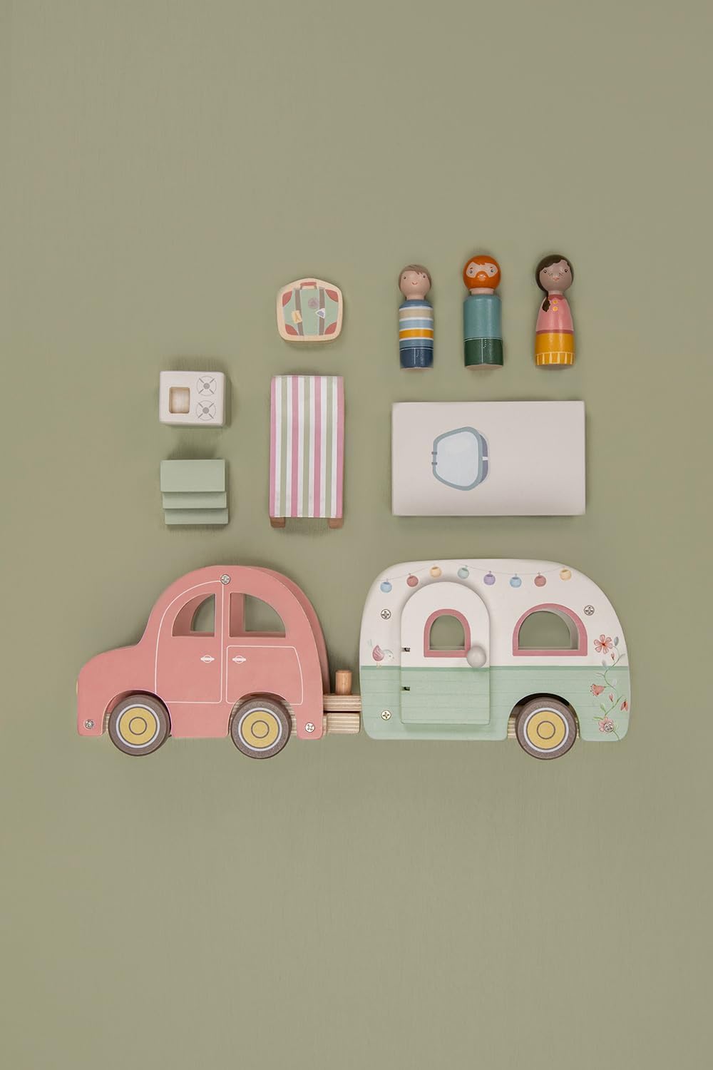 Little Dutch 8022 FSC Houten auto met caravan, speelfiguren en accessoires 10-delige set - roze