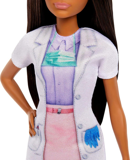 Barbie Muñeca de dentista con muñeca morena de moda con vestido azul y abrigo de laboratorio, 1 muñeca para niños, muebles y accesorios para médicos