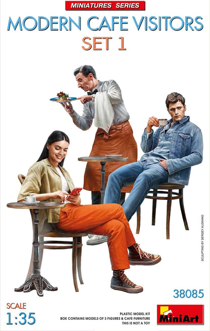MiniArt - 1/35 Modern Cafe Visitors Set 1