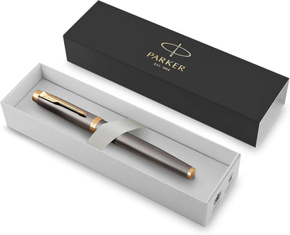 Parker IM Penna Roller | Laccatura Grigia con Pennino Dorato | Punta Fine in Acciaio Inossidabile | Ricarica di Inchiostro Nero | Confezione Regalo | Regali di Laurea Perfetti