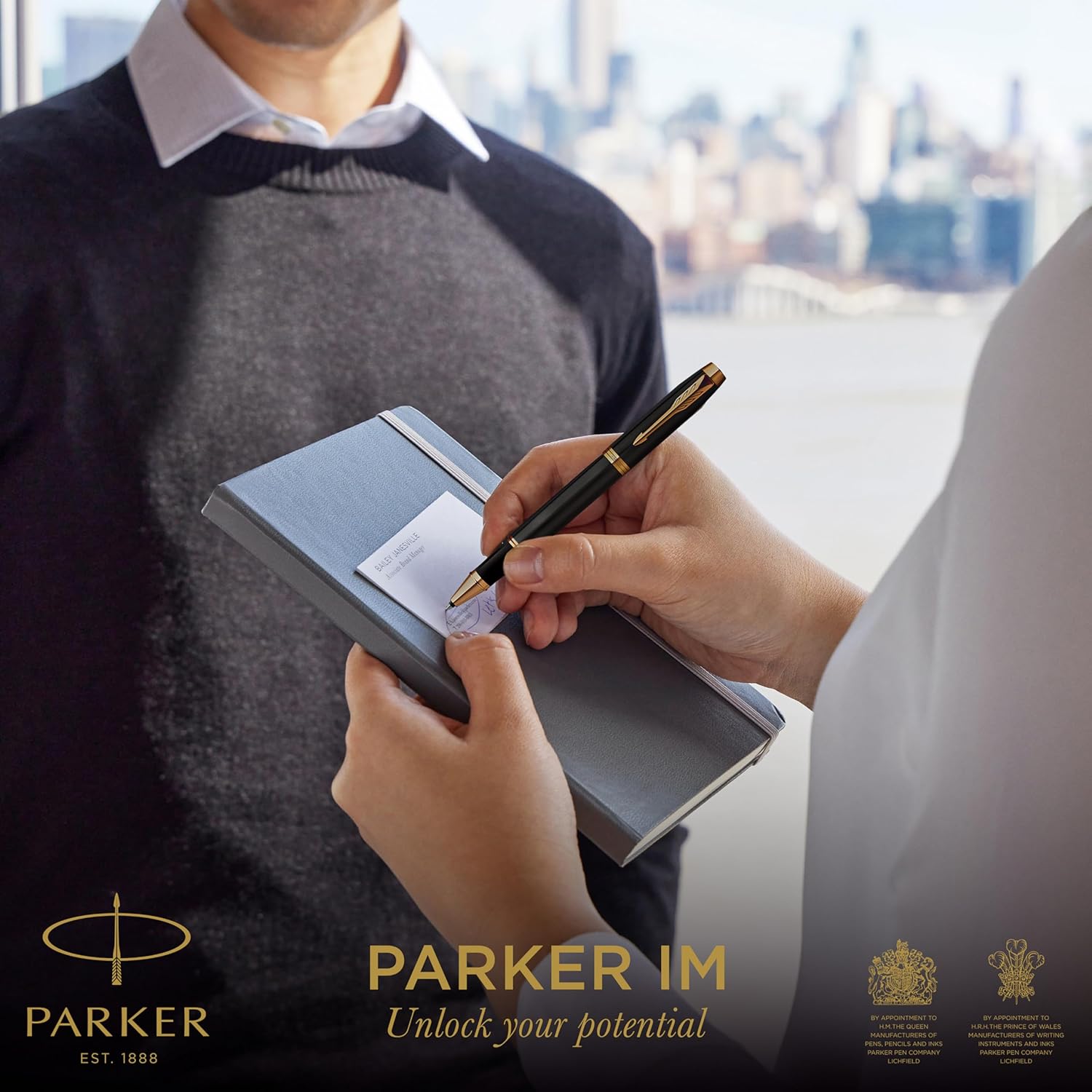 Parker IM Penna Roller | Laccatura Grigia con Pennino Dorato | Punta Fine in Acciaio Inossidabile | Ricarica di Inchiostro Nero | Confezione Regalo | Regali di Laurea Perfetti