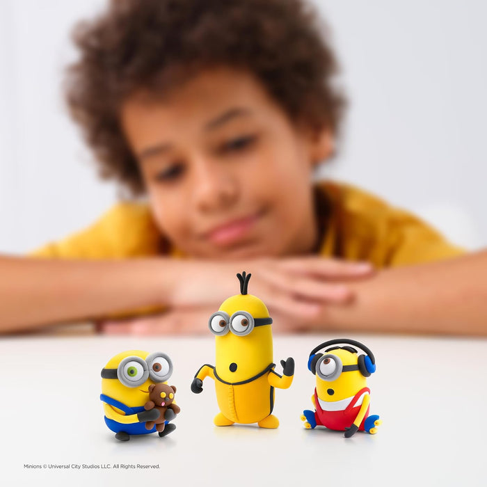 HEY CLAY & Illumination Presents Minions – Böser Minion – bunte Modelliermasse, lufttrocknender Ton für Kinder, lufttrocknender Ton, 5 Dosen und Modellierwerkzeuge mit lustiger, interaktiver Anleitung