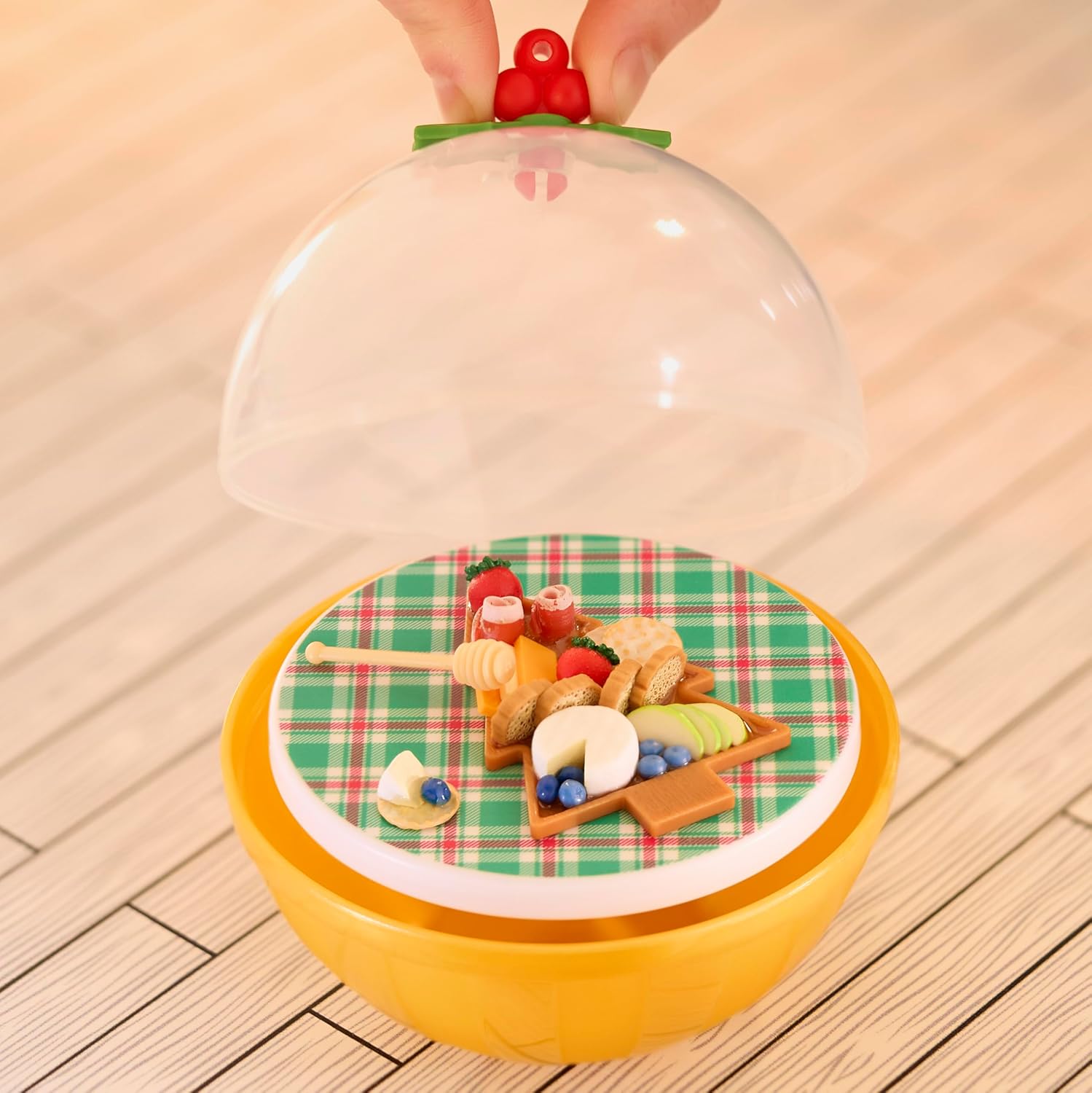 Miniverse - Make It Mini Diner: Holiday Licensed Wb Movie Pdq (531135)