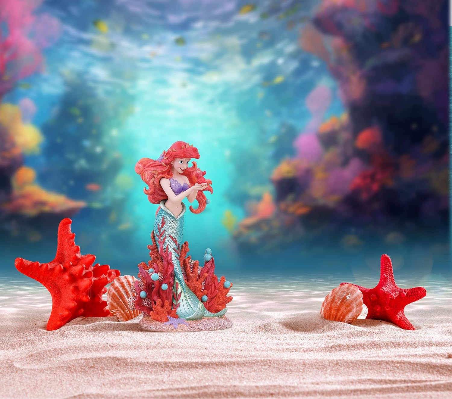 Enesco Disney Showcase Botanical - Statuetta di Ariel con Sebastian, 20 cm, multicolore