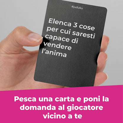 JUDUKU Vizio Capitale - Giochi da Tavolo- Giochi da tavolo adulti ideale per le serate tra amici - Giochi di società - Giochi di Carte Single Vizio Capitale