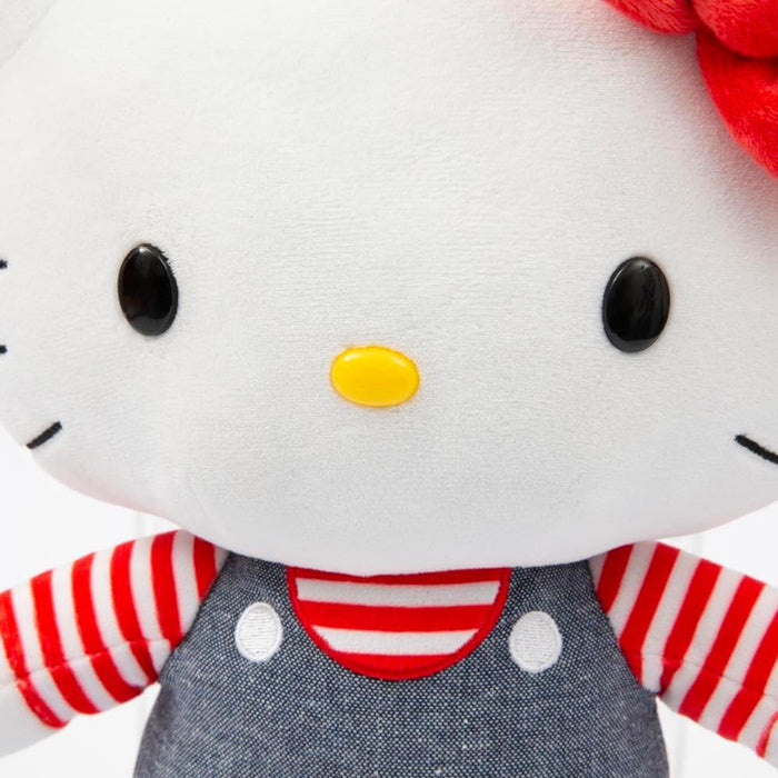 Hello Kitty 30 cm Plüschtier – mit Blauer Jeanslatzhose, weich und kuschelig, Altersgruppen – inklusive Geschenkbox, entzückbares Sammlerstück