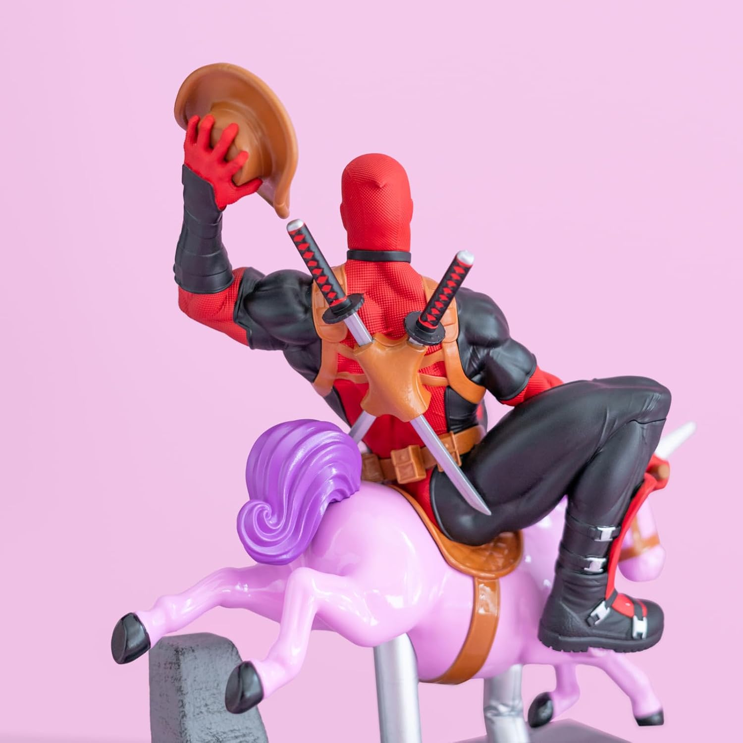Grupo Erik Ewiger Kalender Marvel Deadpool Figur - 3D Kalender Tischkalender zum Aufstellen - Dauerkalender - Offizieller Demogorgon Marvel Fanartikel Büro Deko