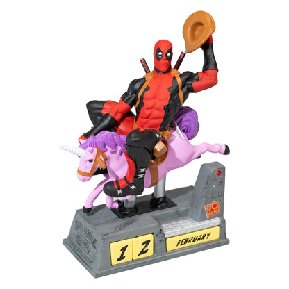 Grupo Erik Ewiger Kalender Marvel Deadpool Figur - 3D Kalender Tischkalender zum Aufstellen - Dauerkalender - Offizieller Demogorgon Marvel Fanartikel Büro Deko