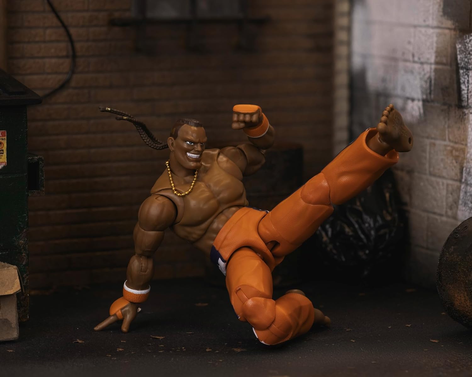 Jada Toys Street Fighter Figur DEE Jay (15 cm) - bewegliche Sammel- und Actionfigur aus Street Fighter 2: The Final Challengers, mit alternativem Kopf, Händen und Zubehör, ab 13 Jahre
