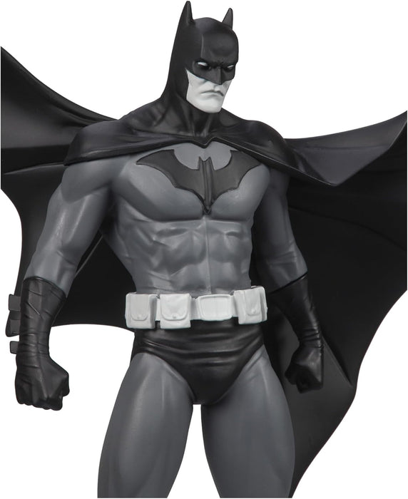 McFarlane Toys DC Direct Batman by Jorge Jimenez (Batman Black & White) Maßstab 1:10, Kunstharz-Statue