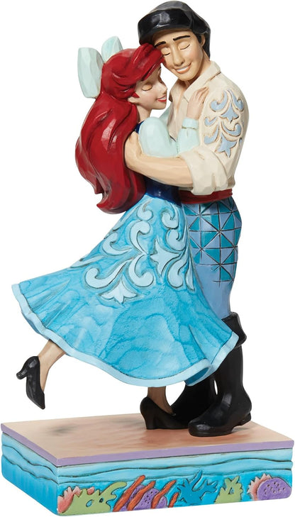 Jim Shore Enesco Disney Traditions 6013070 - Statuetta con scritta "Prince Eric & Ariel", 19 cm