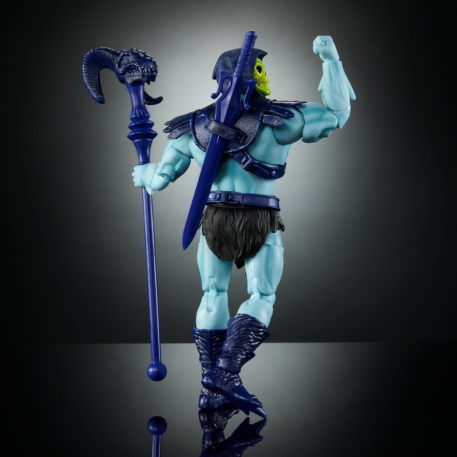 Masters of the Universe Masterverse Skeletor Vintage Collection 18 cm Action Figure with Accessories Sword and Staff - Blue and Purple