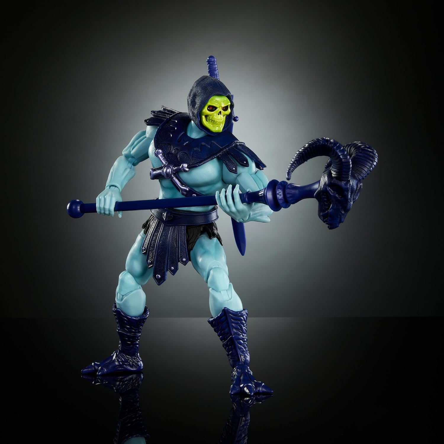 Masters of the Universe Masterverse Skeletor Vintage Collection 18 cm Action Figure with Accessories Sword and Staff - Blue and Purple